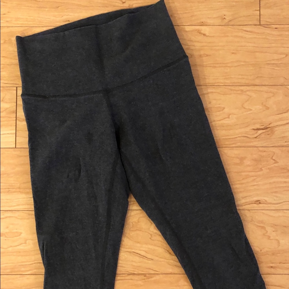 Lululemon size 6 crop heathered grey